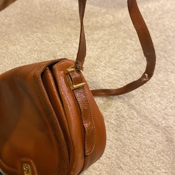 💯 Authentic Givenchy Crossbody - Picture 9 of 11